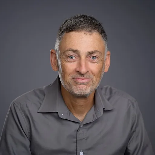 Portrait of Shlomi Arnon