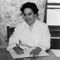 Portrait of Rina Winifred Moore