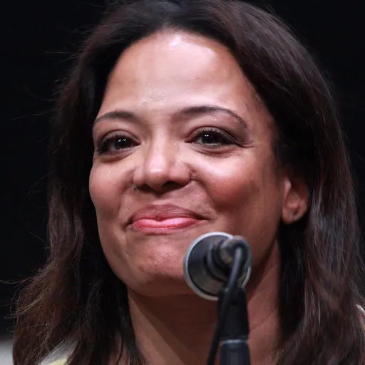 Portrait of Lauren Vélez