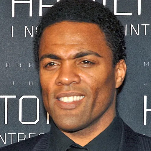 Portrait of Ray Fearon