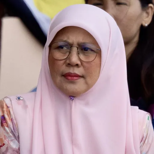 Portrait of Romaizah binti Haji Mohd Salleh