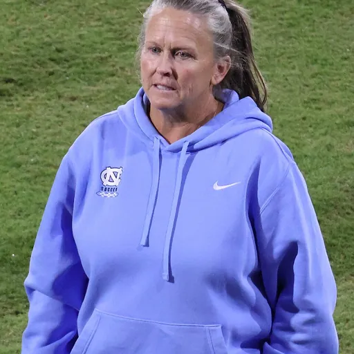 Portrait of Tracey Leone
