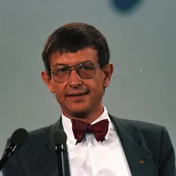 Portrait of Heinz Riesenhuber