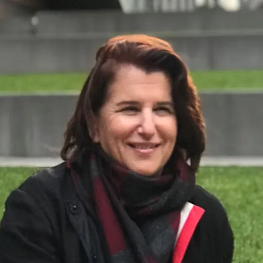Portrait of Linda Bell