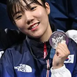 Portrait of Jeon Ha-young