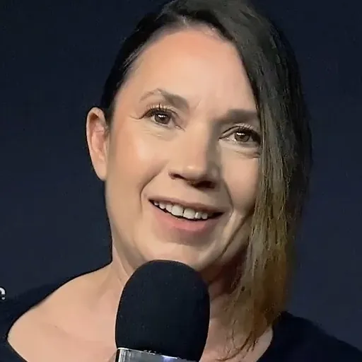 Portrait of Oana Suteu Khintirian