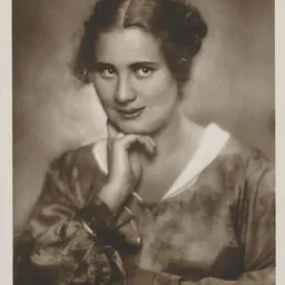 Portrait of Agnes Straub