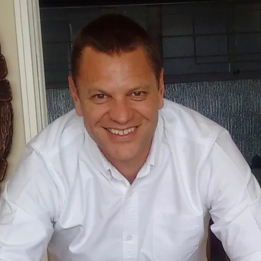 Portrait of Geoff Blackwell