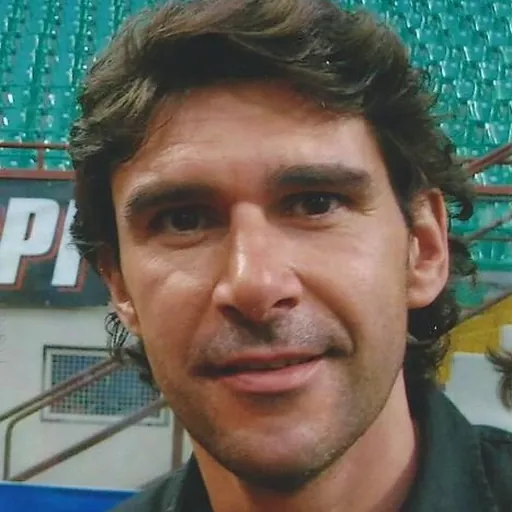 Portrait of Aitor Karanka