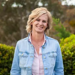 Portrait of Nichole Overall