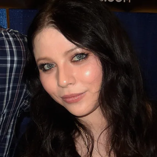 Portrait of Michelle Trachtenberg