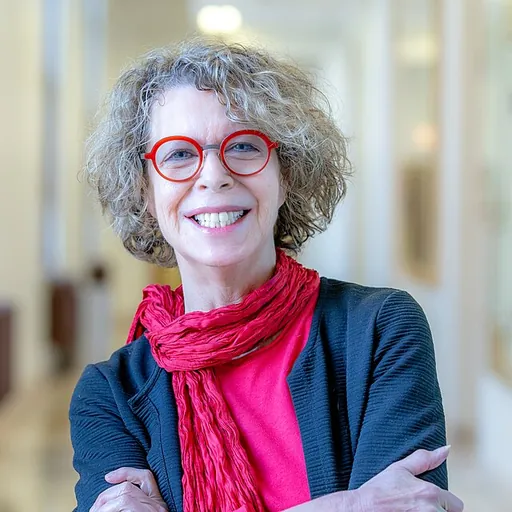 Portrait of Isabelle Peretz