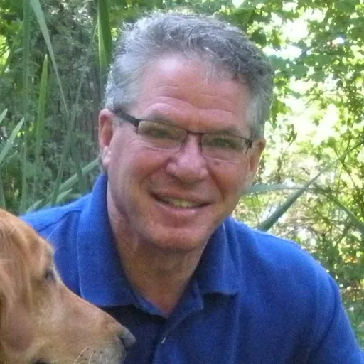 Portrait of Randy Wayne