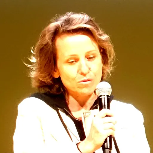 Portrait of Flore Vasseur