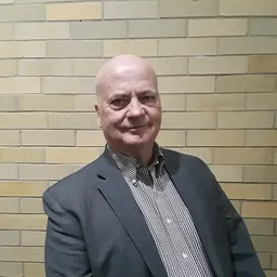 Portrait of Tom Cipullo