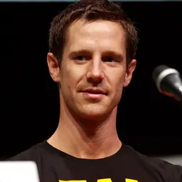 Portrait of Jason Dohring