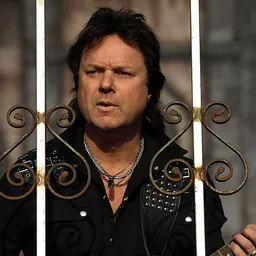 Portrait of Andy LaRocque
