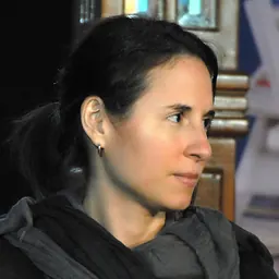 Portrait of Nadine Bismuth