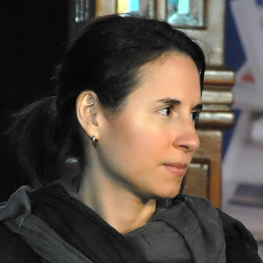 Portrait of Nadine Bismuth