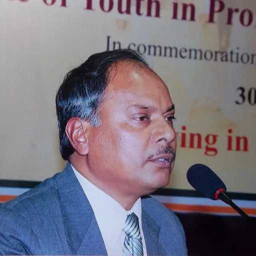 Portrait of Lari Azad