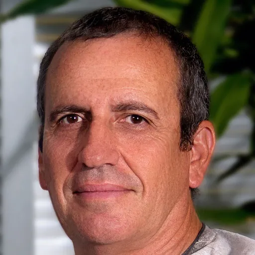 Portrait of Eyal Waldman