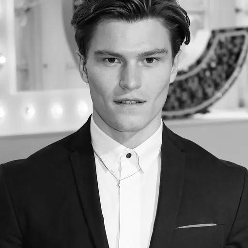 Portrait of Oliver Cheshire