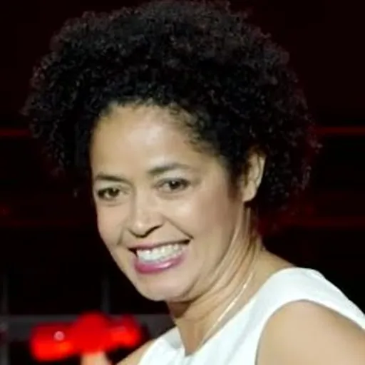 Portrait of Paula Kahumbu