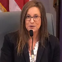 Portrait of Liz Linehan