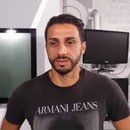 Portrait of Nassim Mendil