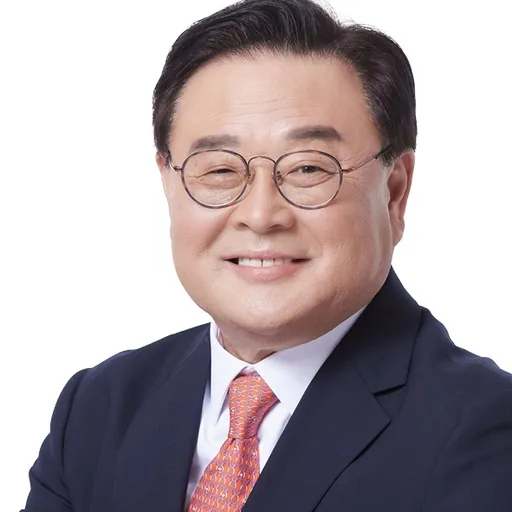 Portrait of Cho Jun-hyuk
