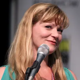 Portrait of Jenna Busch