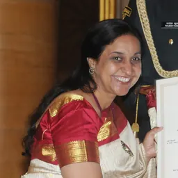 Portrait of Bina Sheth Lashkari