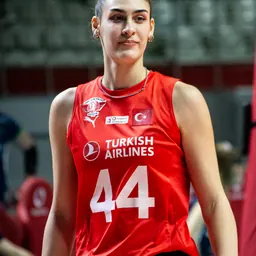 Portrait of Karmen Aksoy