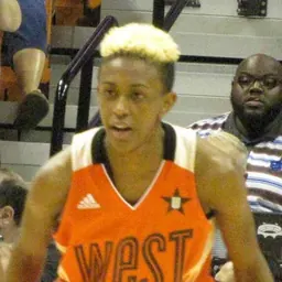 Portrait of Danielle Robinson