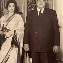 Portrait of Nahid Mirza
