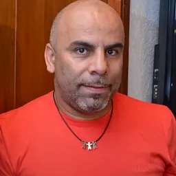 Portrait of Mauricio Serna