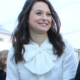 Portrait of Katie Lowes