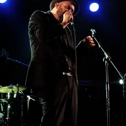 Portrait of Mark Eitzel