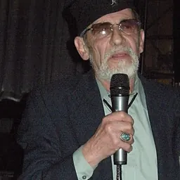 Portrait of Roberto Maestas