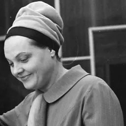 Portrait of Teri Náray