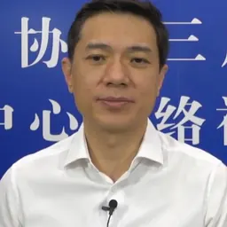 Portrait of Robin Li