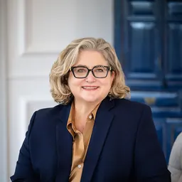 Portrait of Joanne Roberts