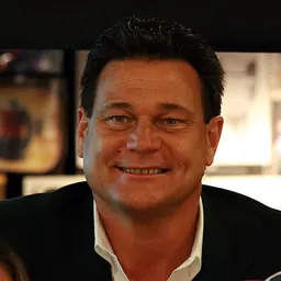 Portrait of Dan Hampton
