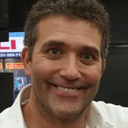 Portrait of Craig Bierko