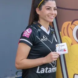 Portrait of Melissa Bustos