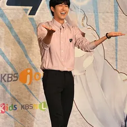 Portrait of Hwang Kwanghee