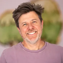 Portrait of Scott Campbell