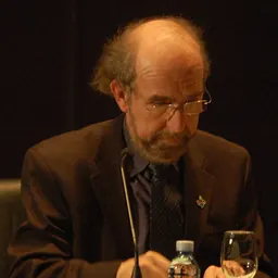 Portrait of Gérald Larose