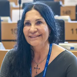 Portrait of Lara Magoni