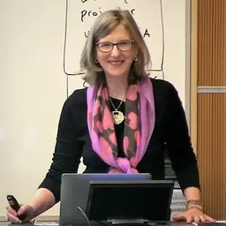 Portrait of Holly Ingraham